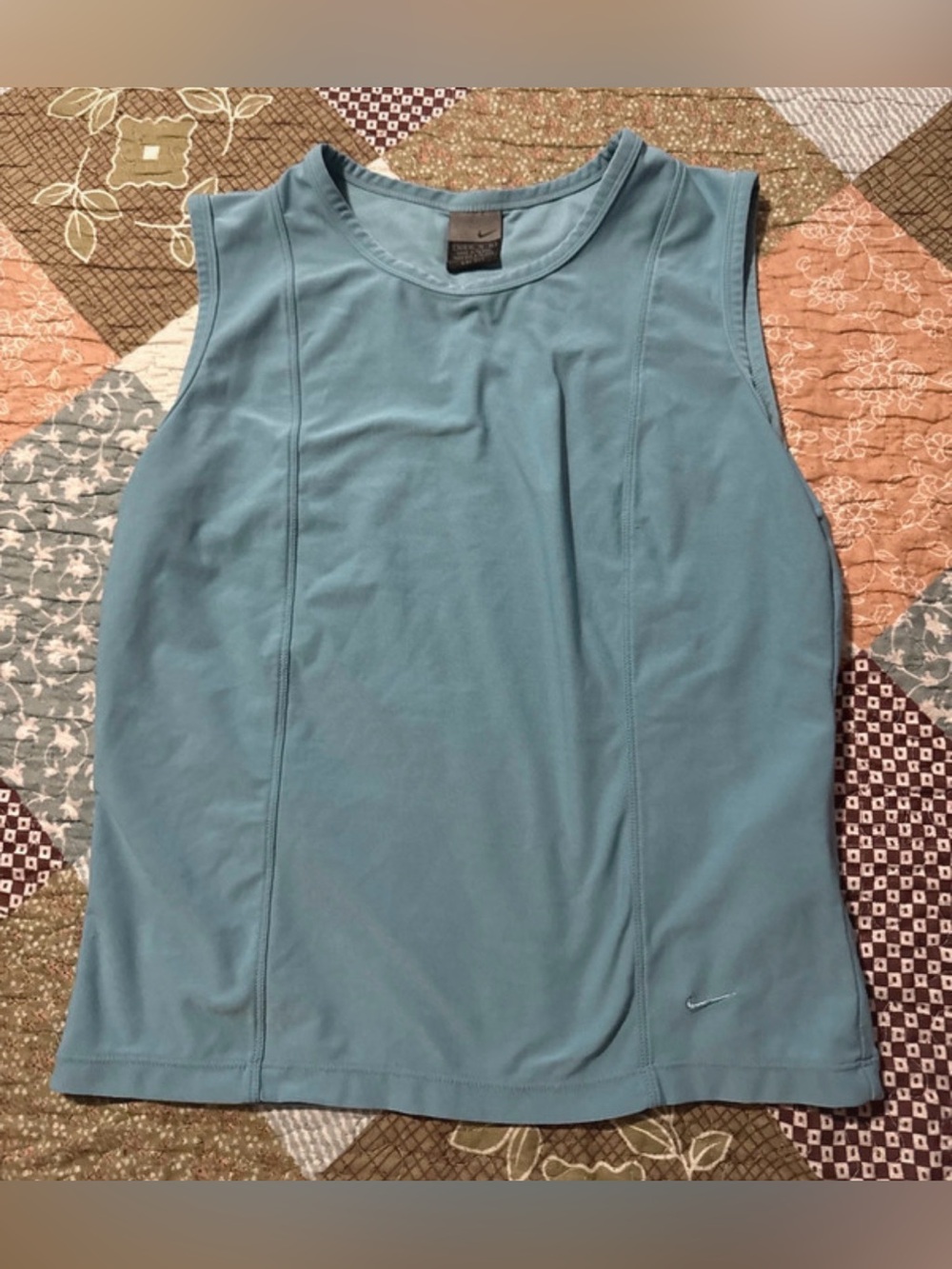 Nike women’s athletic sleeveless shirt size XL